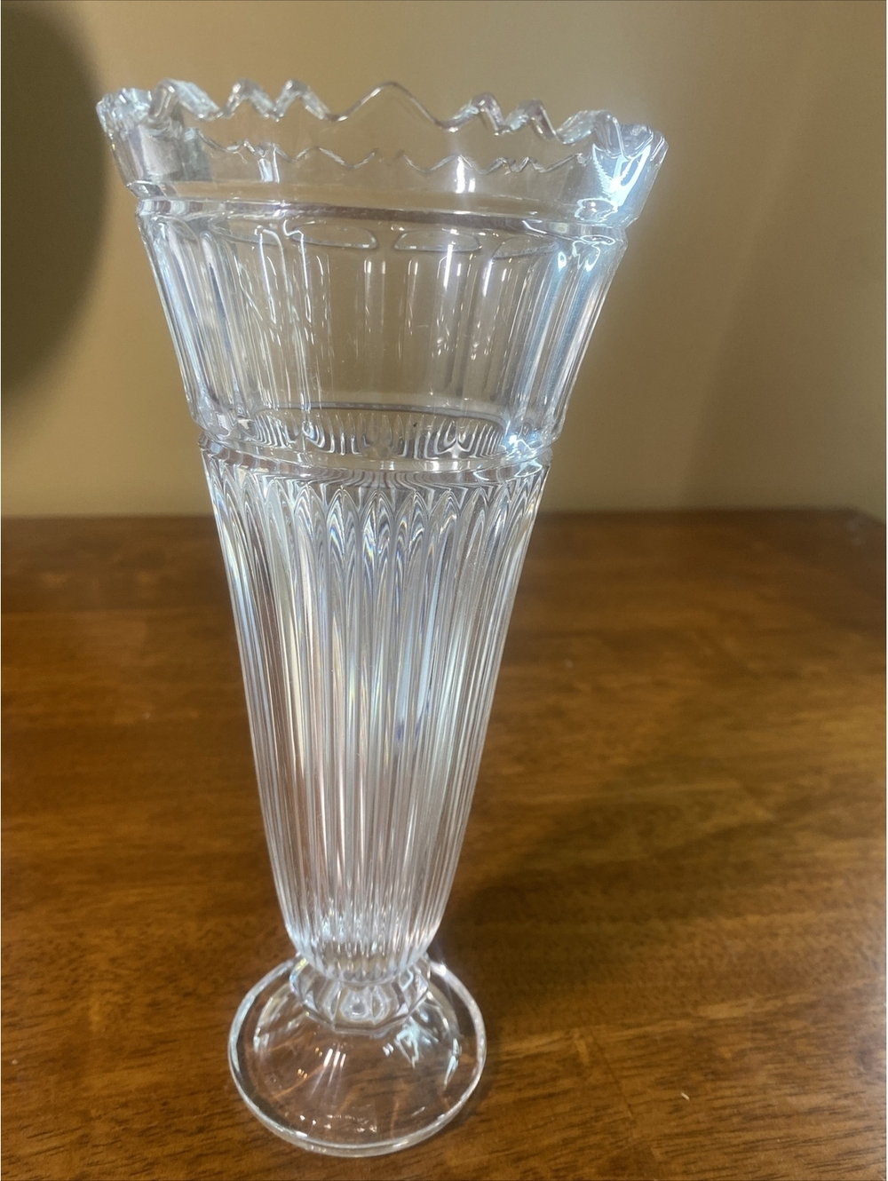 GODINGER CRYSTAL SHANNON DESIGN VERTICAL CUT AND THUMBNAIL 9" VASE ORIG STICKER